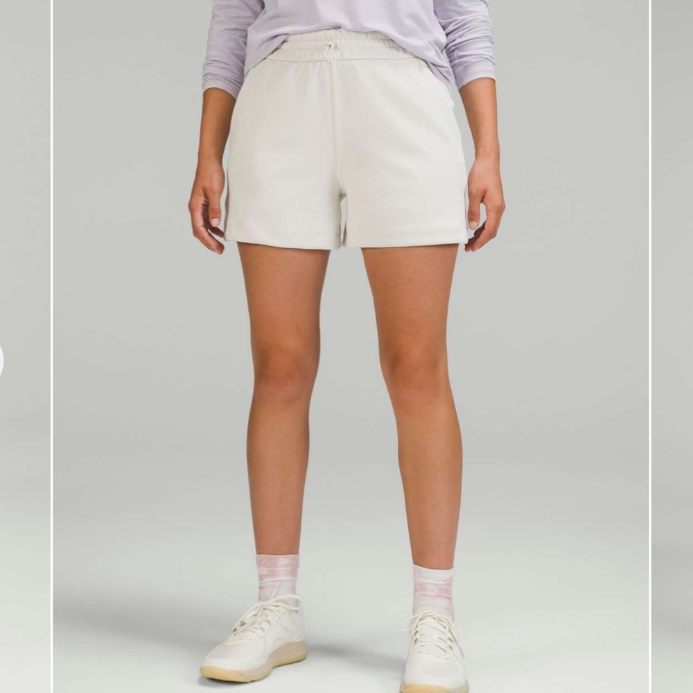 Like New Lululemon Softstreme High-Rise Short 4" White Opal‎